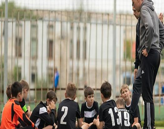Coaching Across Ages: Adapting Training Programs for Youth, Secondary School and Elite Athletes