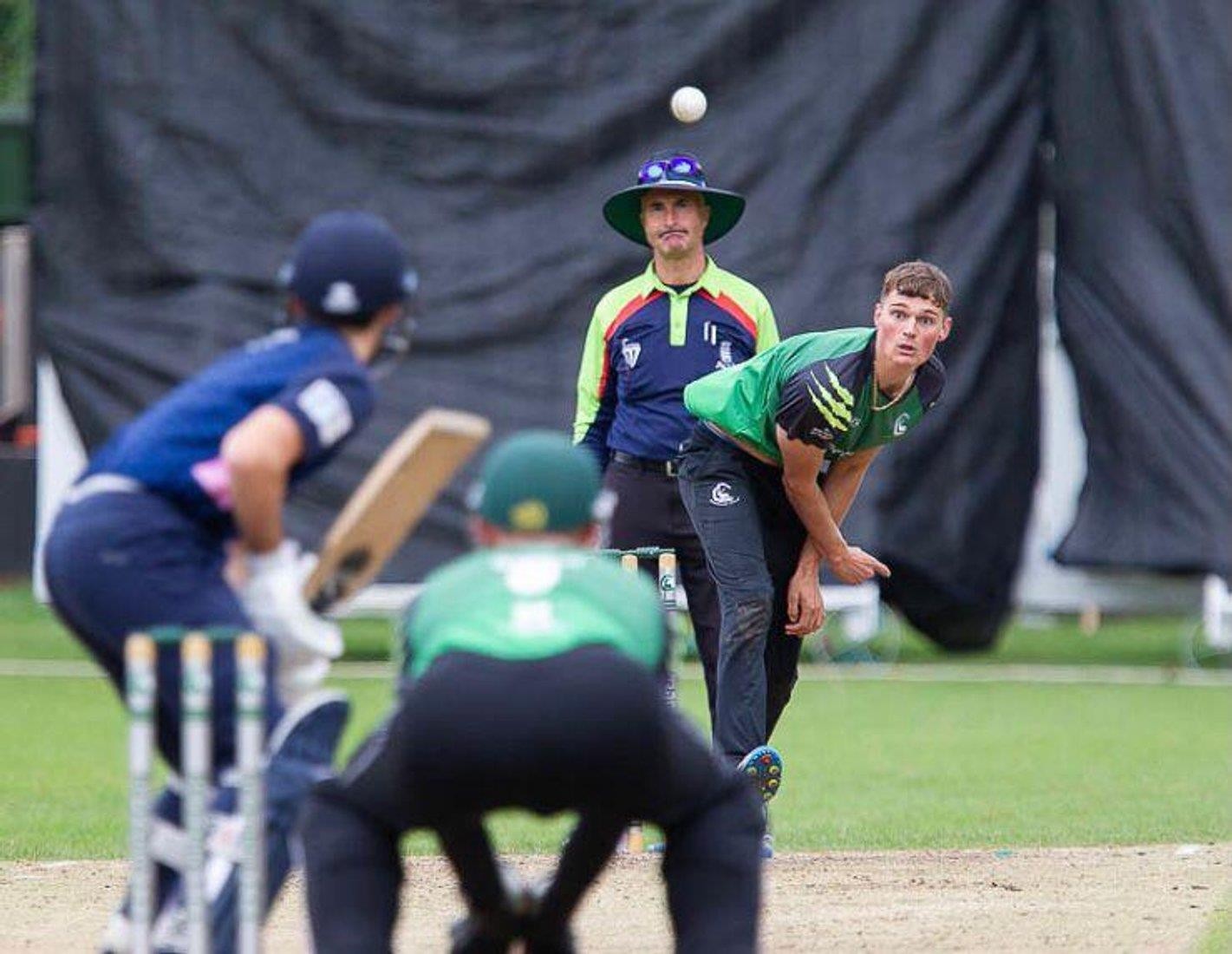Max Uttley Signs for HWCC 1XI