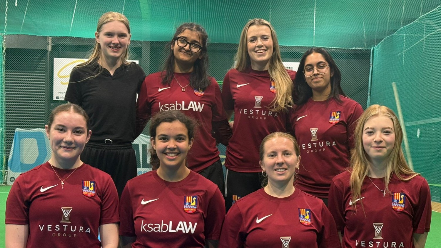 Women wrap up indoor season with comfortable win